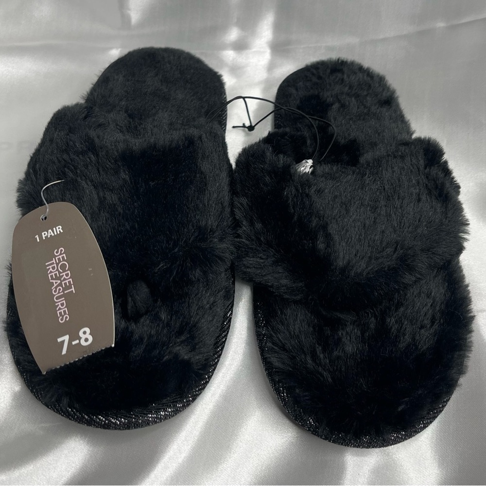 NWT Women’s Secret Treasures Soft Cozy Memory Foam Thong Slippers Sz 7-8 Black